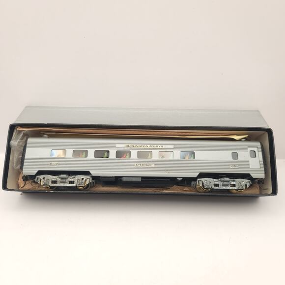Tenshodo Streamlinded Passenger Car 402 Coach New in Box Vintage HO Scale - Picture 1 of 7